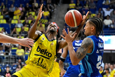 Türk Telekom'u yenen Fenerbahçe yarı finale yükseldi