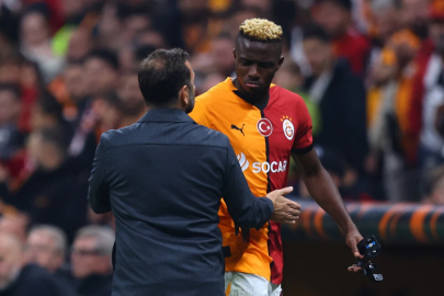 Victor Osimhen kalacak mı? Okan Buruk'tan transfer açıklaması