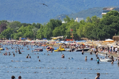 Bayramda Erdek'e ziyaretçi akını, sahiller tıklım tıklım