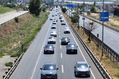 Akın akın dönüyorlar: Tekirdağ-İstanbul yolu havadan görüntülendi
