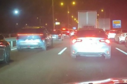 Bursa'da geliş çileye döndü! 3 şerit birden tıkandı...