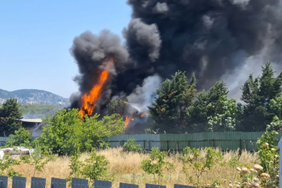 İstanbul'da seramik deposunda yangın