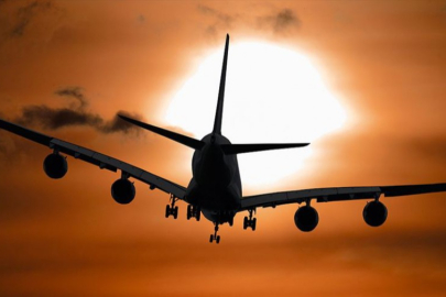 Bu havalimanında uçaklar aynı anda 3 ülkeye iniyor!