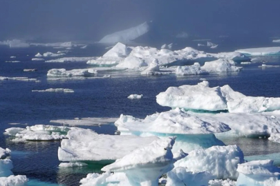 Grönland'da buz tabakası mayıs ayında 17 kat hızla eridi