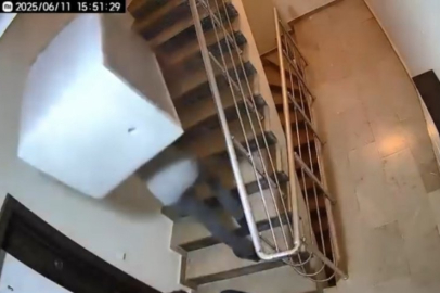 Beyaz eşya getirdi, terlikleri götürdü!