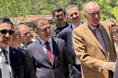 Cumhurbaşkanı Erdoğan'ın yazlık kahverengi takım elbisesi gündem oldu