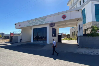 Diyarbakır'da traktör ile römork arasına sıkışan kişi öldü