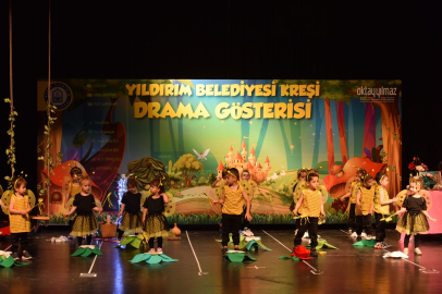 Yıldırımlı Miniklerin Mezuniyet Sevinci