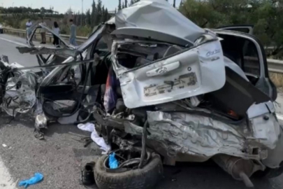 TEM'de yolcu otobüsü ile otomobil çarpıştı; 2'si ağır, 3 yaralı