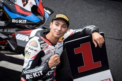 Toprak Razgatlıoğlu'ndan bir galibiyet daha!