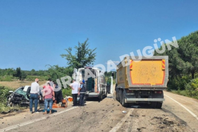 Bursa'da feci kaza! Araç içinde sıkıştı