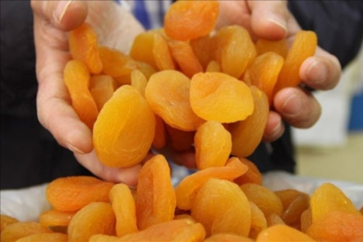 Türkiye'den giden kuru kayısılar yasaklandı! Toplatılıyor...