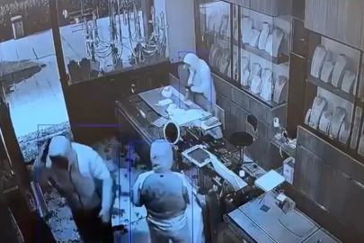 İstanbul'da film gibi soygun: Kuyumcu 3 dakikada soyuldu