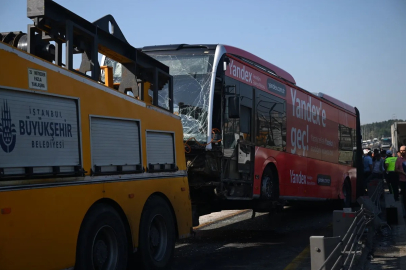 İstanbul’da metrobüsü çeken vinç kaza yaptı