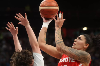 A Milli Kadın Basketbol Takımı, FIBA Avrupa Şampiyonası'nda çeyrek finale yükseldi