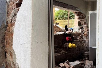 İzmir'de tünel inşaatı nedeniyle evlerde hasar oluştu