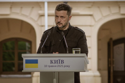 Volodimir Zelenskiy: Ukrayna'da 695 bin Rus askeri var