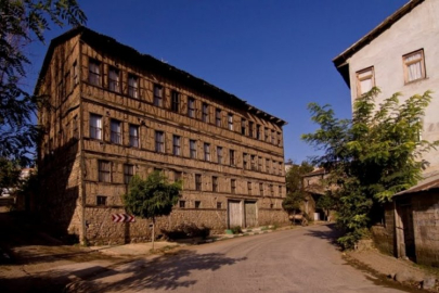 Bursa'nın 150 yıllık dev binası çökme tehlikesiyle karşı karşıya!