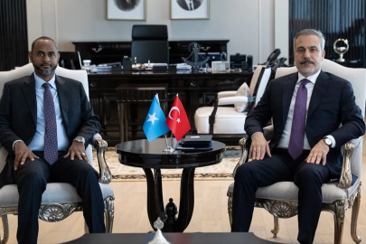 Hakan Fidan, Somali Denizcilik Bakanı Nur ile görüştü