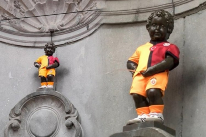 406 yıllık heykele ilk kez Türk forması giydirildi