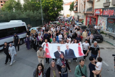 Bursa'da yüzlerce kişi yürüdü!