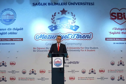 Bakan Memişoğlu, Sağlık Bilimleri Üniversitesi mezuniyet törenine katıldı