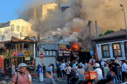 Bursa'nın göbeğindeki ünlü tantunici yanıyor!