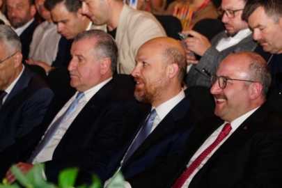 Bakan Bak, Bursa'daki Türk Okçuluğu Çalıştayı'nda!