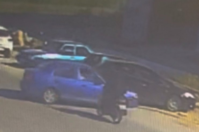 Bursa'da yandan çarptı, yaralandı!