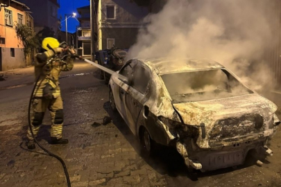 Bursa'da bu kez bir otomobil alev aldı!