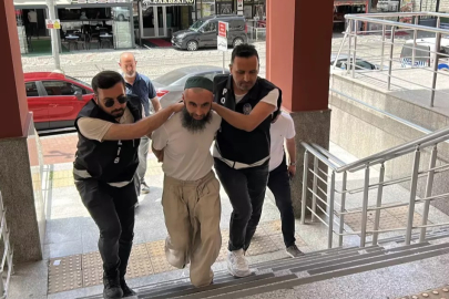 Kocaeli'de Kılıçla Okul Bahçesine Giren Şüpheli Tutuklandı