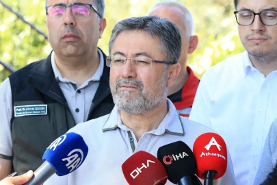 Bakan Yumaklı: 3 ildeki yangınlar kısmen kontrol altında