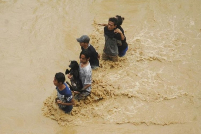 Sel felaketi: 3 kişi öldü, 18 bin kişi tahliye edildi