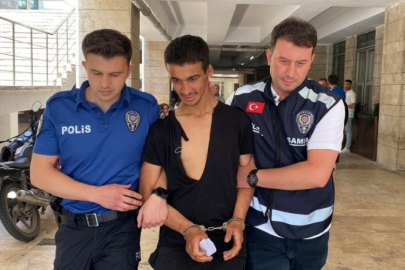 Sahilde balık tutan 2 kişiyi denize atıp eşyalarını çaldı!