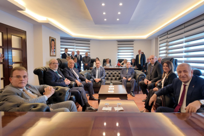 Ümit Özdağ, Vecdet Öz'ü ziyaret etti