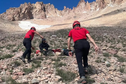 Erciyes Dağı'nda Mahsur Kalan Dağcılar 7 Saat Sonra Kurtarıldı