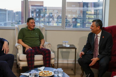 Özel Murat Emir'i tedavi gördüğü hastanede ziyaret etti