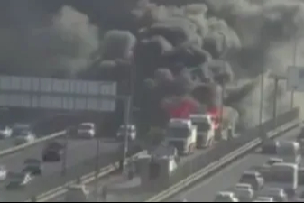 İstanbul'da metrobüs yangını