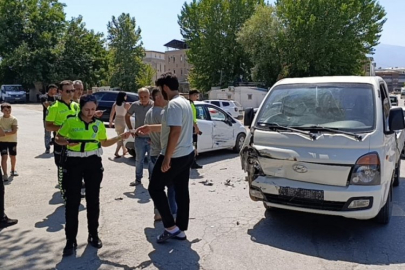 Bursa'da feci kaza! Anne ile kızı...