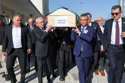 Özgür Özel ile Kemal Kılıçdaroğlu Namık Tan'ın annesinin cenaze töreninde bir araya geldi