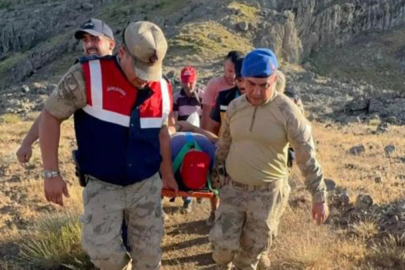 Tunceli'de kayalık alanda ayağını kıran vatandaş için ambulans helikopter havalandı