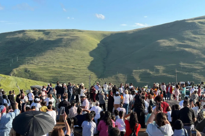 Ardahan Damal'da hava açınca Atatürk’ün silüeti görüldü