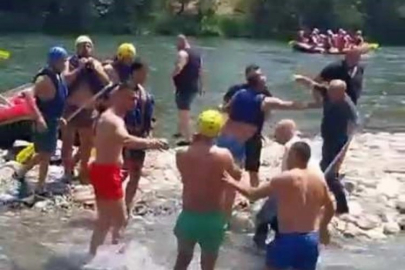 Rafting merkezinde kürekli kavga