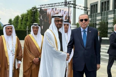 Cumhurbaşkanı Erdoğan, BAE Devlet Başkanı Al Nahyan'ı resmi törenle karşıladı