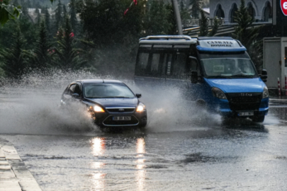Bir ilimiz yaz ortasında kabusu yaşadı! Ağaçlar devrildi, yıllar göle döndü...
