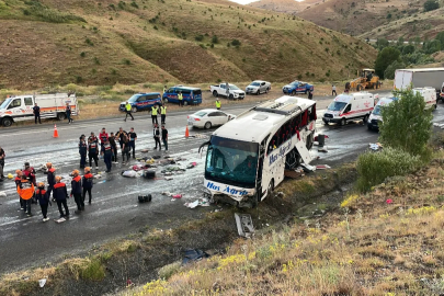 Sivas'ta yolcu otobüsü dağın yamacına çarptı: 4 ölü, 40 yaralı