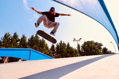 Genç kaykaycılar Sukaypark’ta şov yaptı