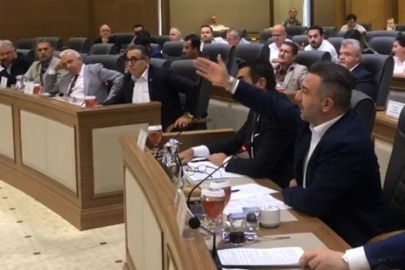 Bursa Büyükşehir Belediye meclisinde gerginlik!