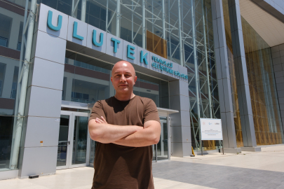 Ulutek Firmasından İş Dünyasına Dijital Dokunuş: Yapay Zekalı Kartvizit Devrimi