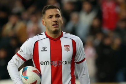 Rey Manaj'a sürpriz talip